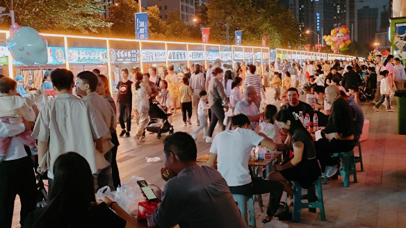 hjc黄金城城市广场获评首批湖南省夜间消费聚集示范区